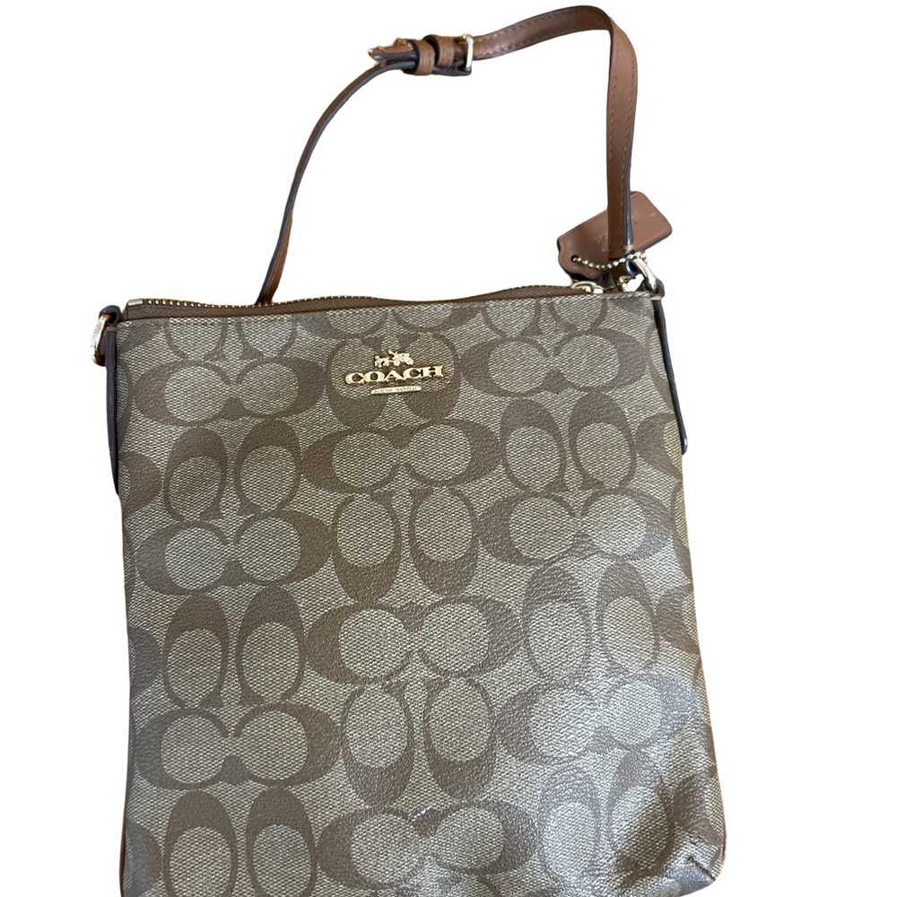 Coach Tan and Brown Signature Shoulder Bag Swingback Purse with Tag